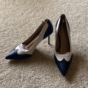 Blue and white Ralph Lauren heels size 7.5.